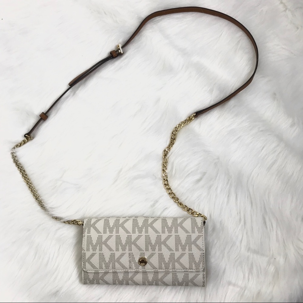 Michael kors clutch